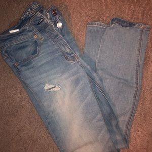 AMERICAN EAGLE JEANS